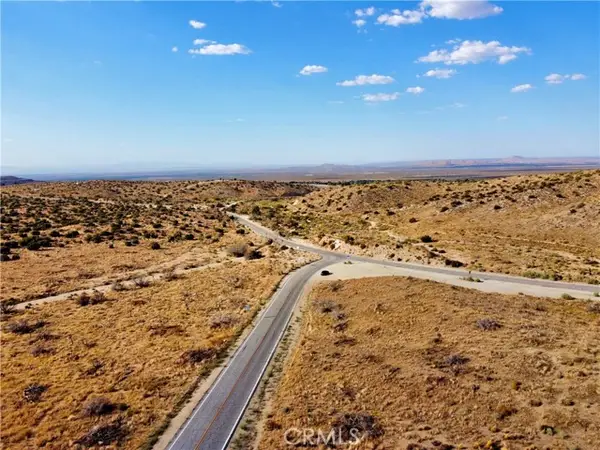 13 Longview Road, Pearblossom, CA 93553