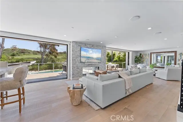 552 Seaward Rd, Corona Del Mar, CA 92625 - Image #3
