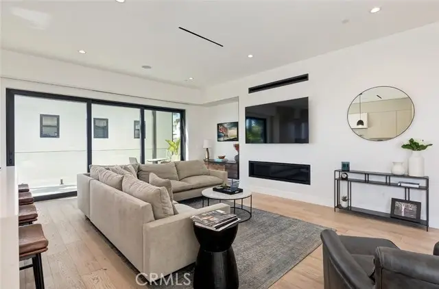 622 1st Place, Hermosa Beach, CA 90254 - Image #2