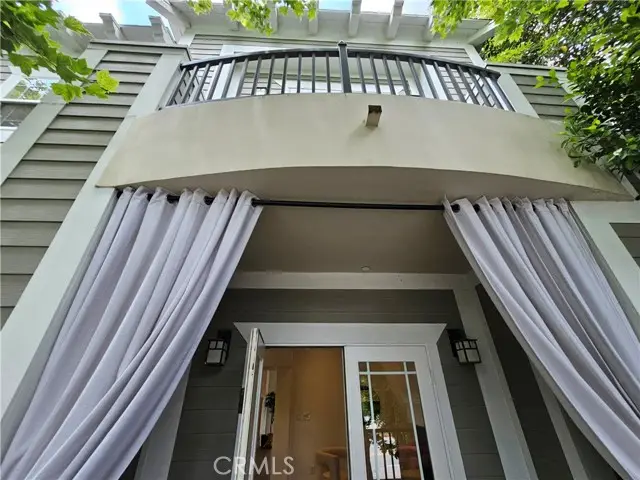 5101 Whitsett Avenue #105, Valley Village, CA 91607 - Image #2