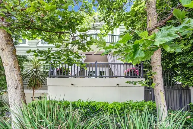 5101 Whitsett Avenue #105, Valley Village, CA 91607 - Image #3