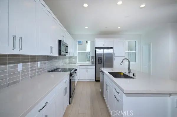 6045 Fairfax Drive, Eastvale, CA 92880