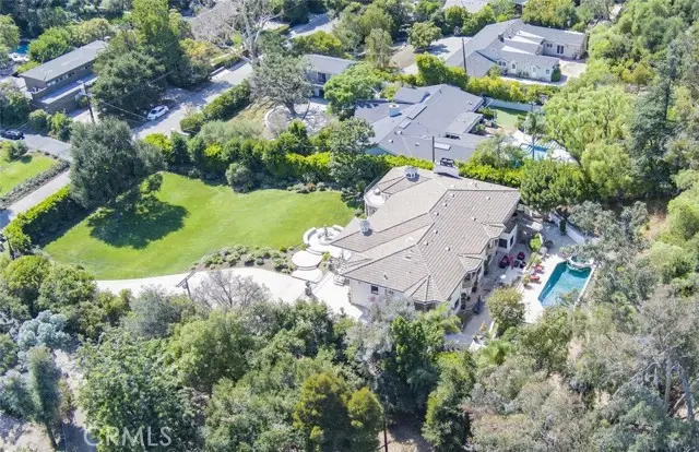 11947 Iredell Street, Studio City, CA 91604 - Image #2