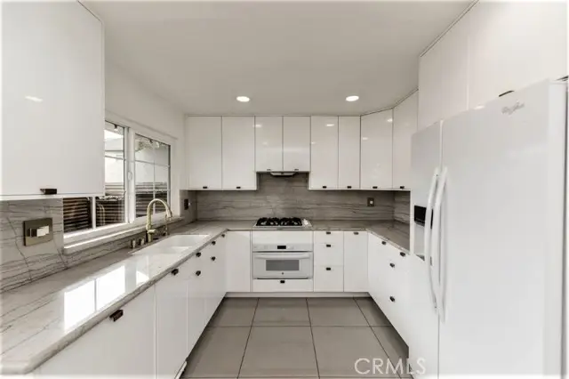 53 Oxford #14, Irvine, CA 92612 - Image #2