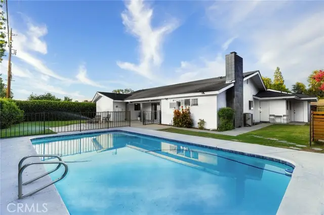 419 Starmount Lane, Bakersfield, CA 93309 - Image #2