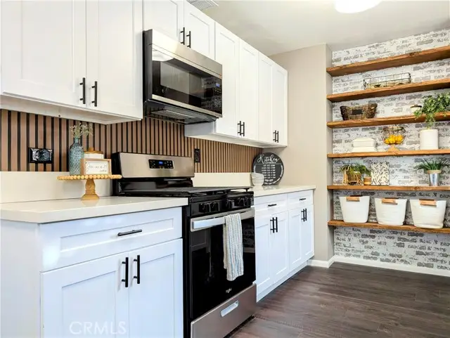 892 N Valencia Drive, Colton, CA 92324 - Image #2