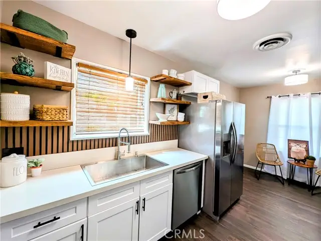 892 N Valencia Drive, Colton, CA 92324 - Image #3