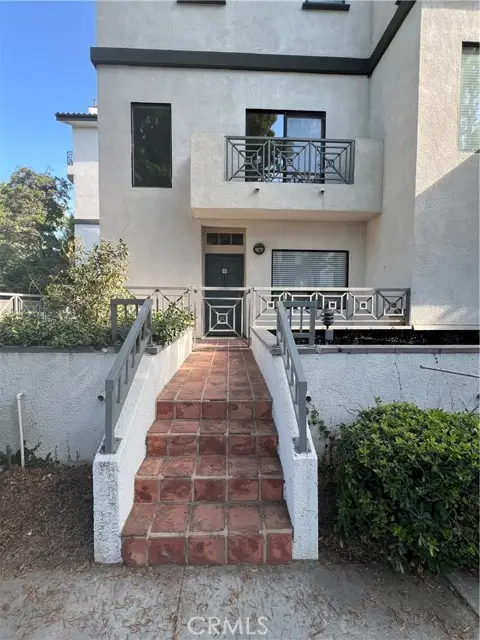 111 S Oak Knoll Avenue #109, Pasadena, CA 91101 - Image #1