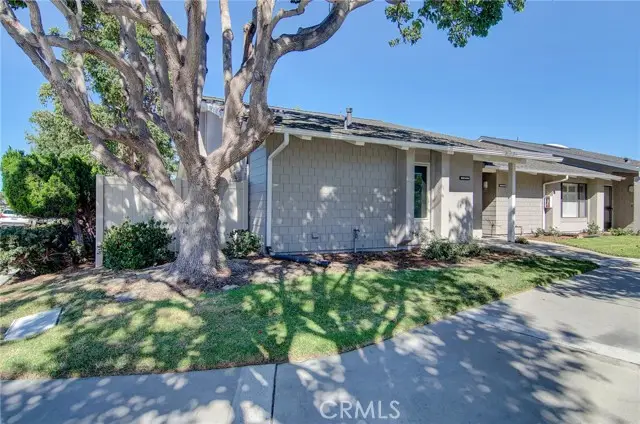 8886 Plumas Circle #1124A, Huntington Beach, CA 92646 - Image #1