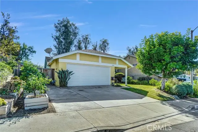 27122 Valleymont Road, Lake Forest, CA 92630 - Image #2