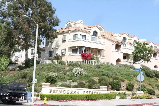 18123 Erik #357, Santa Clarita, CA 91387 - Image #1