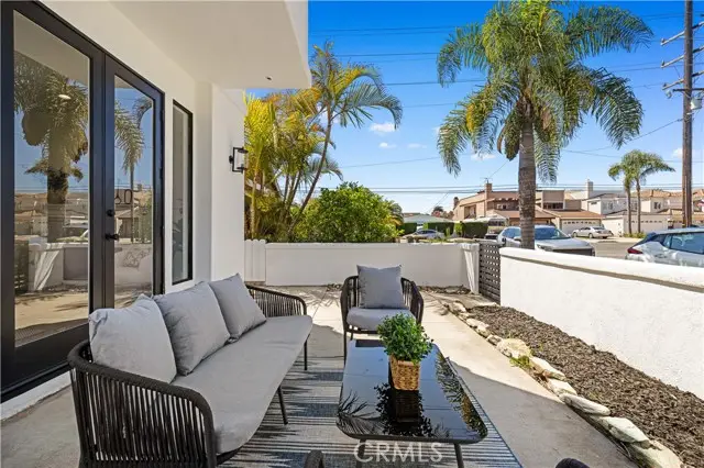 204 Lincoln Ave, Huntington Beach, CA 92648 - Image #2