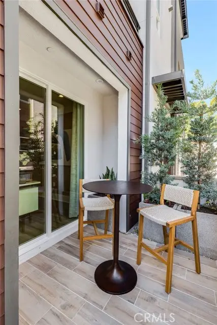 595 S Lyon Street, Santa Ana, CA 92705 - Image #3