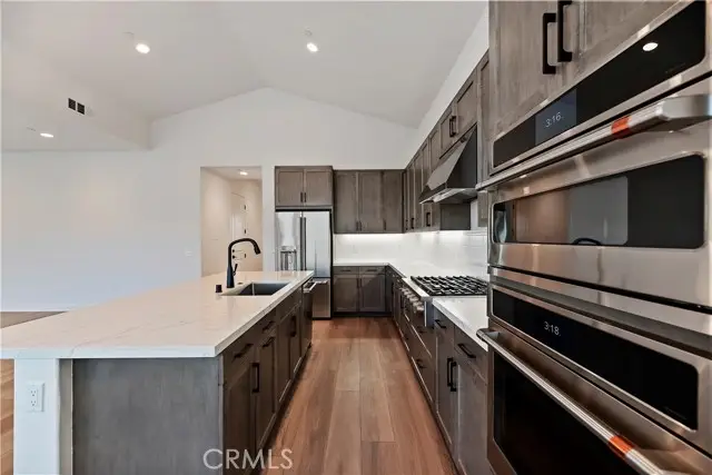 28908 Verdure Court, Santa Clarita, CA 91350 - Image #2