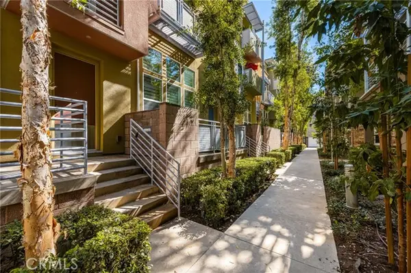 320 E Jeanette Lane, Santa Ana, CA 92705