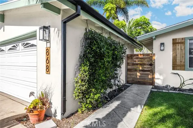 868 Towne, Costa Mesa, CA 92627 - Image #2