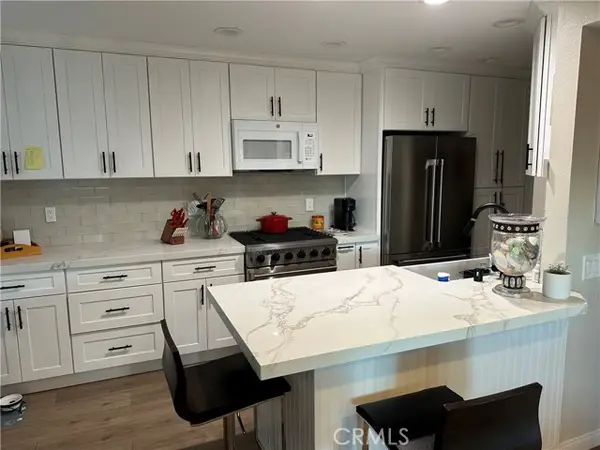 18272 Parkview Lane #101, Huntington Beach, CA 92648