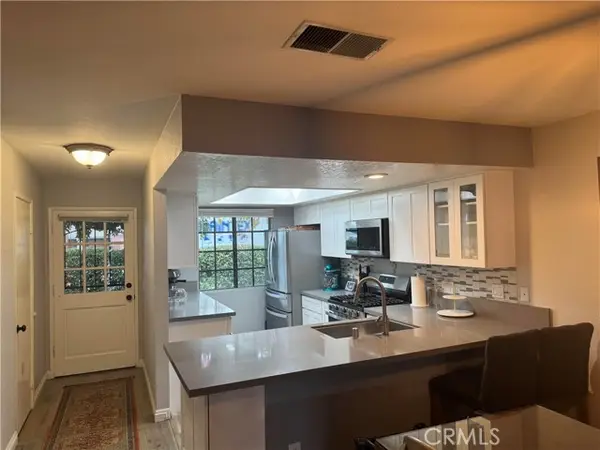 2220 E Chapman #5, Fullerton, CA 92831