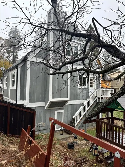 324 Forest Circle, Crestline, CA 92325