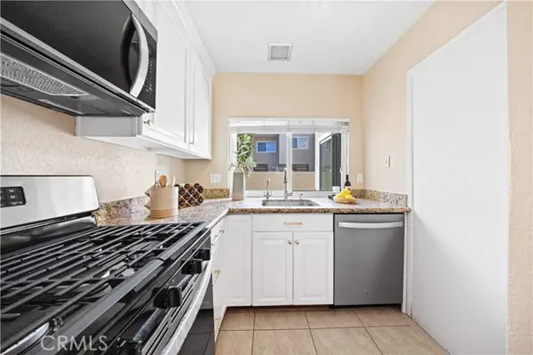 54 Kazan St #27, Irvine, CA 92604