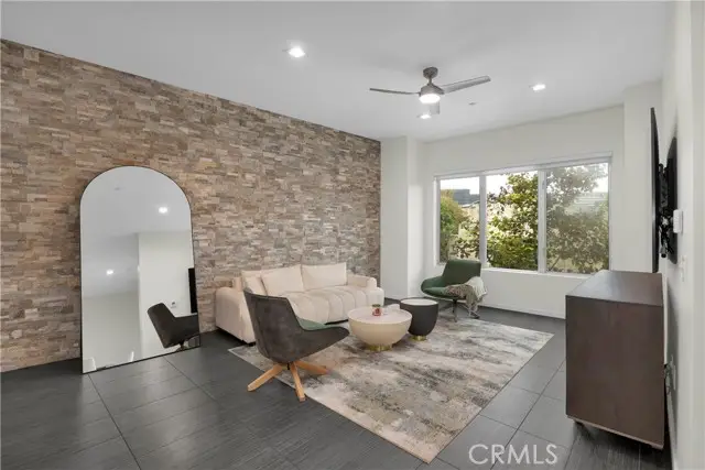 21 Gramercy #220, Irvine, CA 92612 - #2