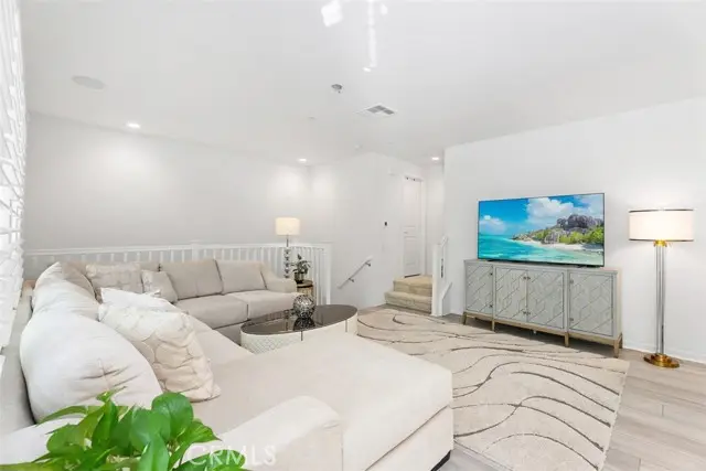 704 Dusky Creek, Lake Forest, CA 92610 - Image #2