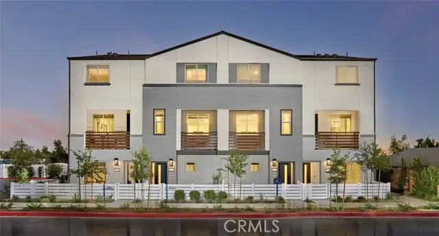 1320 W Oakcrest Paseo, Ontario, CA 91762 - #1