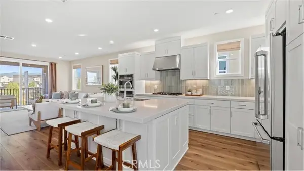 908 Chinon, Irvine, CA 92618