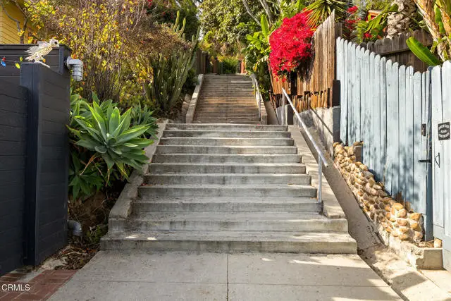 2319 W Loma Vista Place, Los Angeles, CA 90039 - Image #2