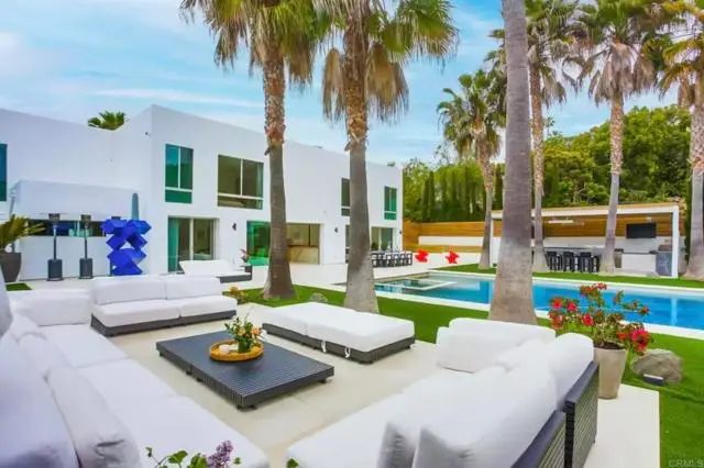 7713 Esterel Dr, La Jolla, CA 92037 - Image #2