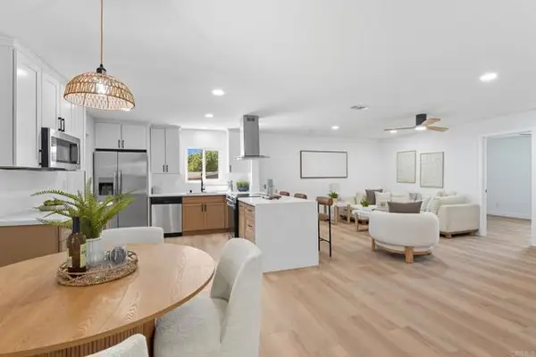 9494 Chimney Rock Ln, El Cajon, CA 92021