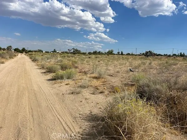 9757 Lebec Road, Phelan, CA 92371