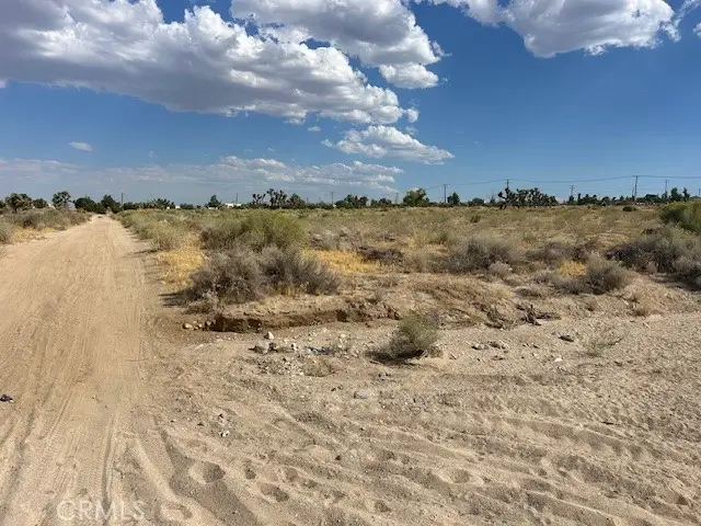 9757 Lebec Road, Phelan, CA 92371 - Image #3