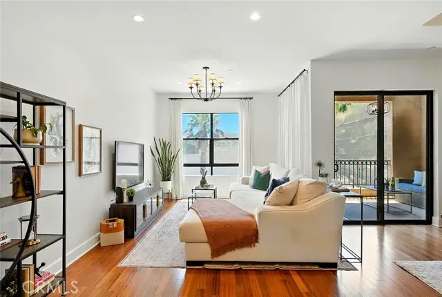 395 East 4th Street #39, Long Beach, CA 90802 - Image #3