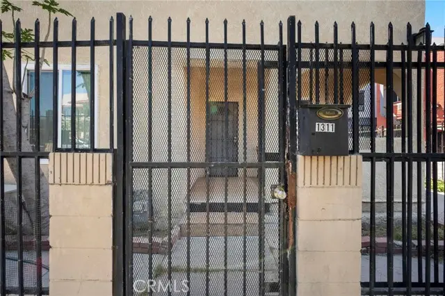 1311 Dewey Avenue, Los Angeles, CA 90006 - Image #2