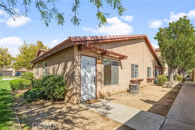 1700 E Avenue Q14 # 8, Palmdale, CA 93550 - Image #2