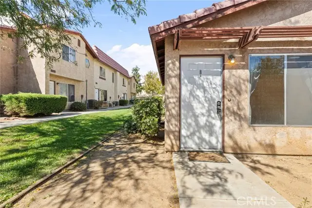 1700 E Avenue Q14 # 8, Palmdale, CA 93550 - Image #3