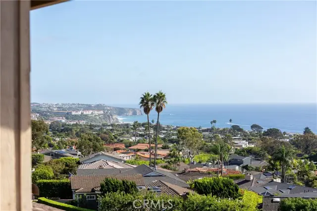 7 N Vista De La Luna, Laguna Beach, CA 92651 - Image #1