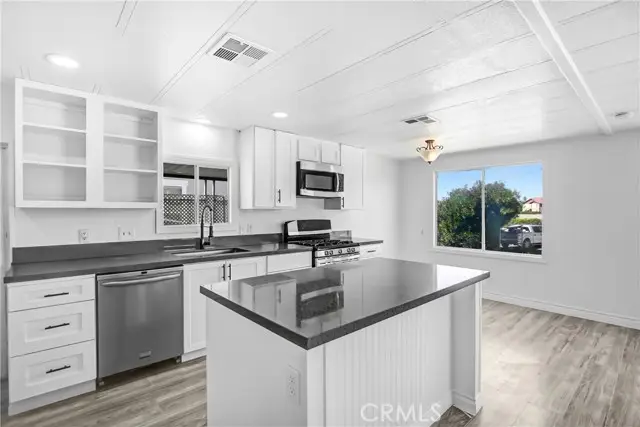 1536 S State St #29, Hemet, CA 92543 - Image #2