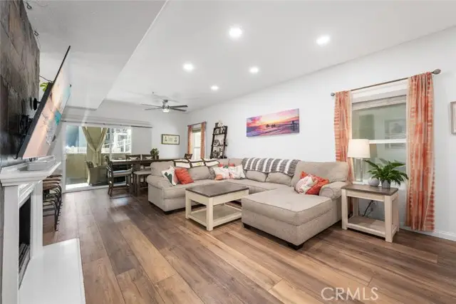 1516 Pacific Coast #101, Huntington Beach, CA 92648 - Image #3