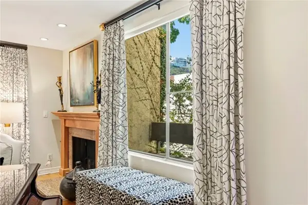 11687 Bellagio Road #12, Los Angeles, CA 90049