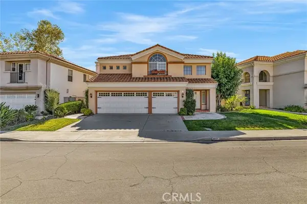 32 Salinas, Lake Forest (el Toro), CA 92610