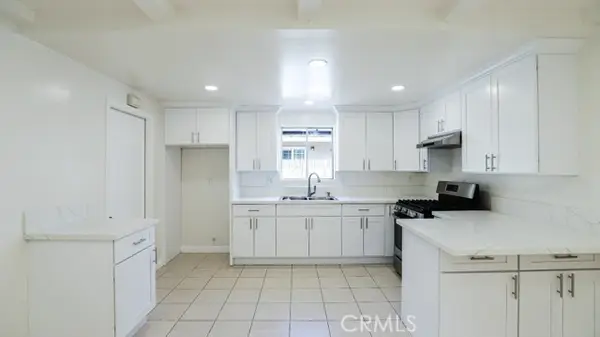 2910 W Cubbon, Santa Ana, CA 92704