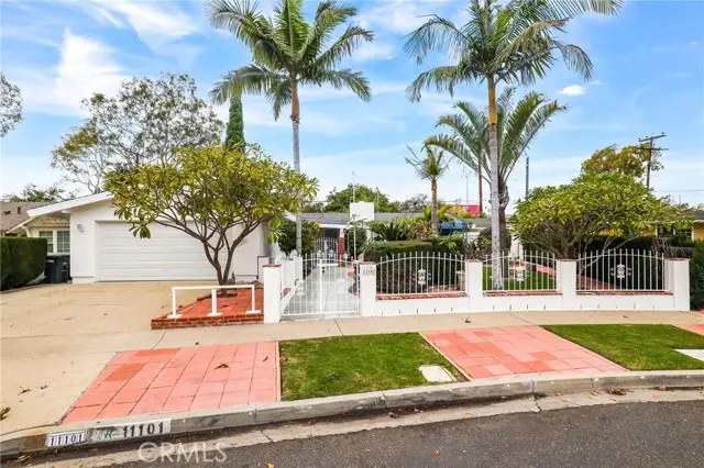 11101 Martha Ann Drive, Rossmoor, CA 90720 - Image #3