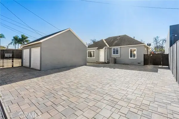 801 W 17th Street, Santa Ana, CA 92706