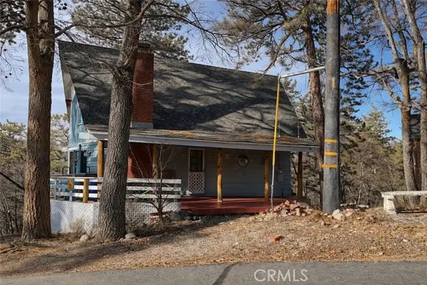 1172 Crags Lane, Fawnskin, CA 92333