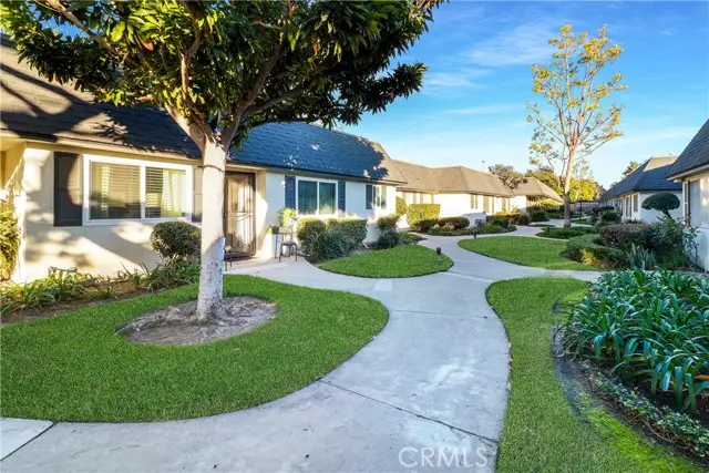 1318 Victoria #B, Fullerton, CA 92831 - Image #2