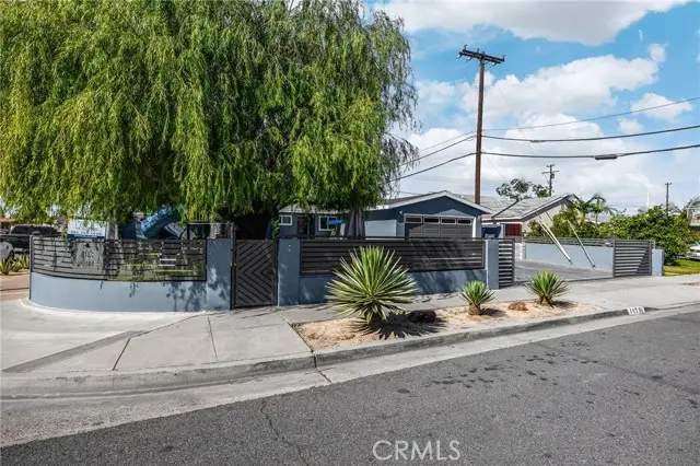 703 N Roanne, Anaheim, CA 92801 - Image #2