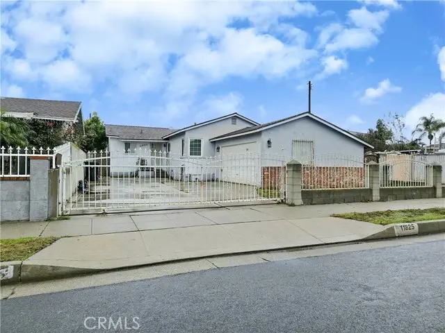 11825 Menlo Avenue, Hawthorne, CA 90250 - Image #1