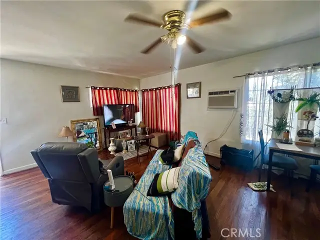 5354 De Roja Avenue, Woodland Hills, CA 91364 - Image #3